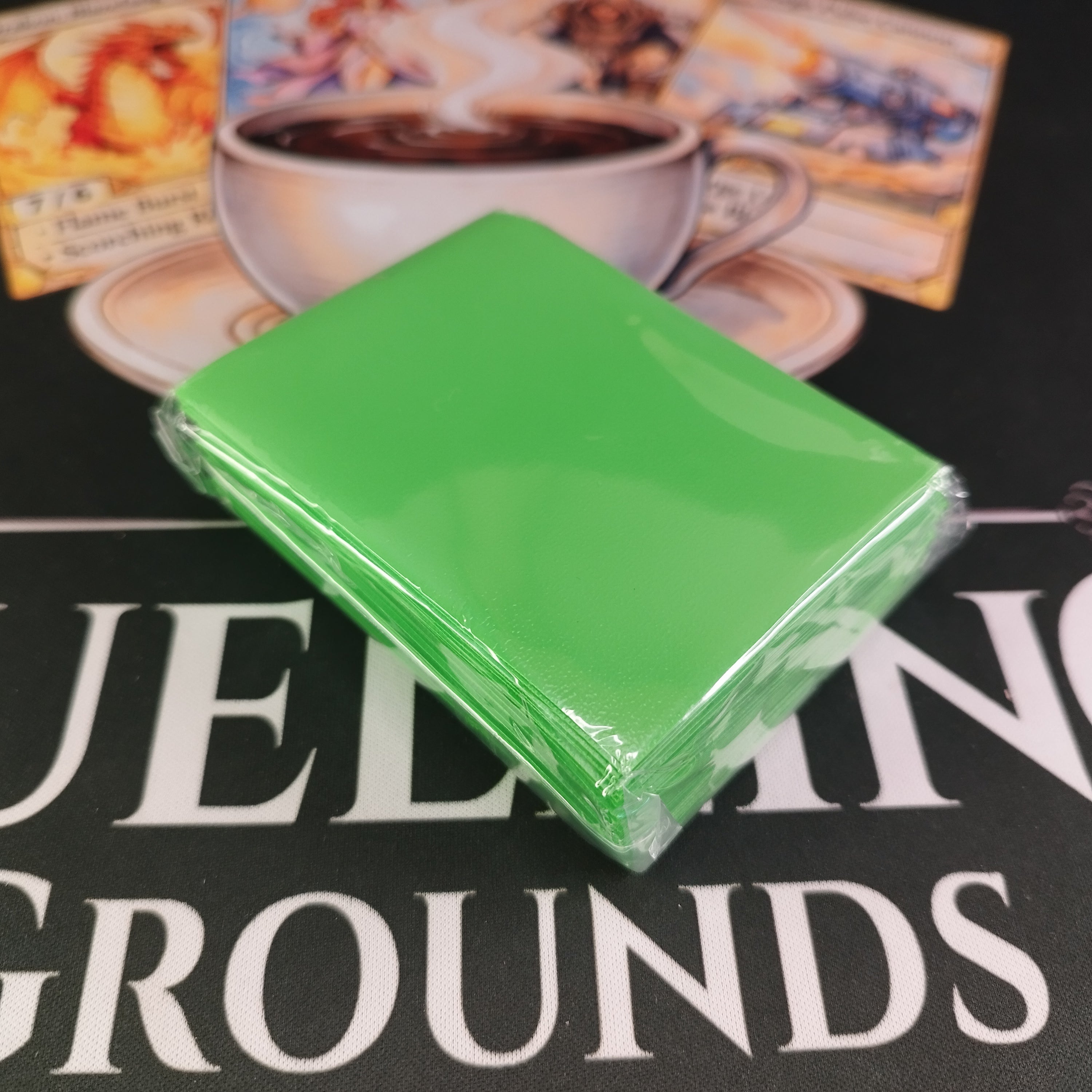 Matte - 100 Green Standard Sleeves